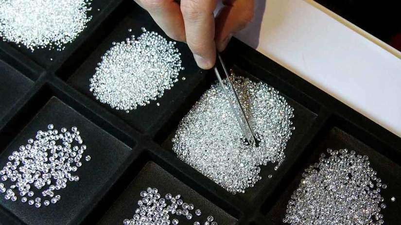 Различаем натуральные и синтетические меле бриллианты